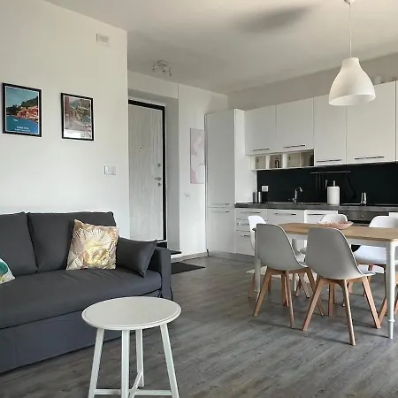 Apartament Sunset House Air Con Large Balcony, Unbeatable View And Peace Perledo